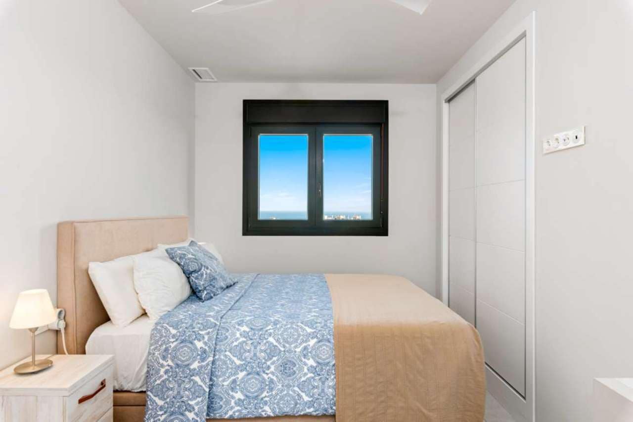 2 Zimmer Apartment zu verkaufen in Mil Palmeras mit Pool - 284.900 € (Ref: 7515331)