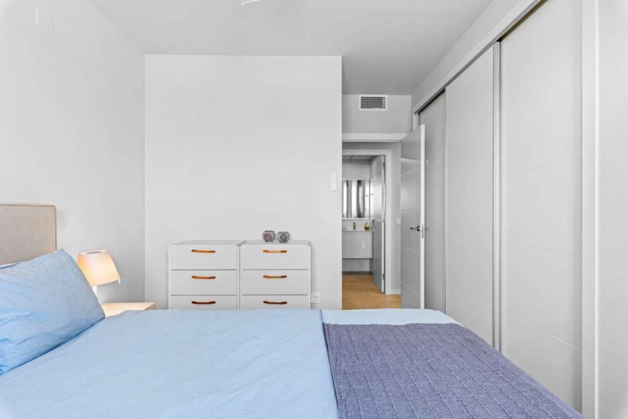 2 Zimmer Apartment zu verkaufen in Mil Palmeras mit Pool - 284.900 € (Ref: 7515331)