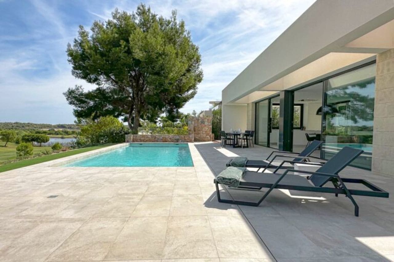 3 soveværelse Bungalow til salg i Las Colinas Golf med swimmingpool garage - € 1.150.000 (Ref: 7515338)