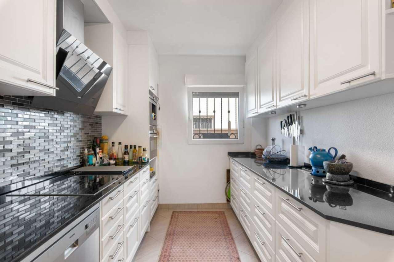 4 bedroom Villa for sale in Punta Prima with pool - € 435,000 (Ref: 7515353)