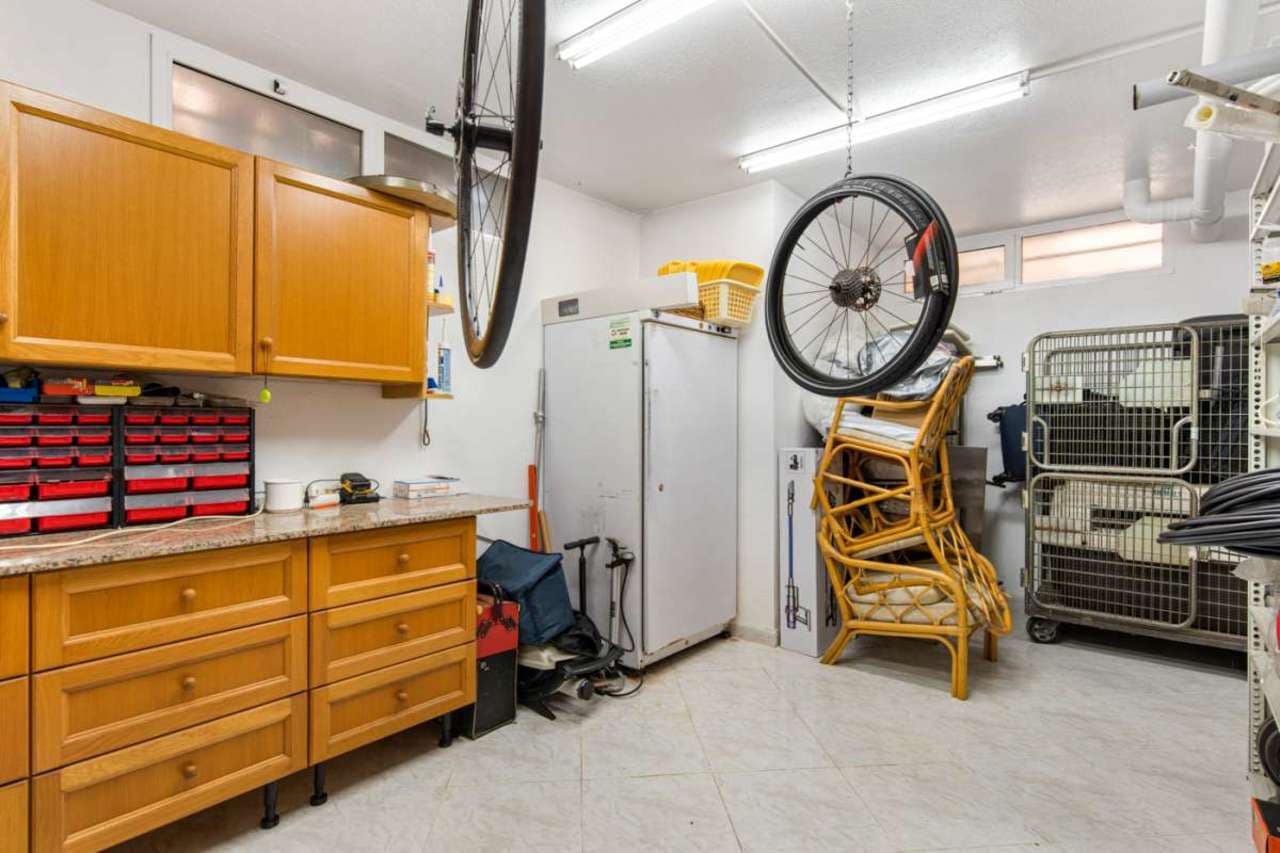 4 bedroom Villa for sale in Punta Prima with pool - € 435,000 (Ref: 7515353)