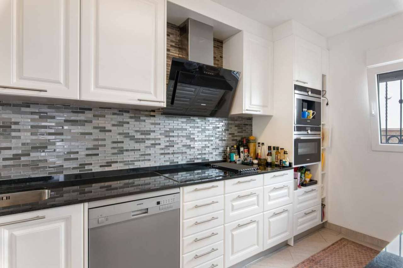 4 bedroom Villa for sale in Punta Prima with pool - € 435,000 (Ref: 7515353)