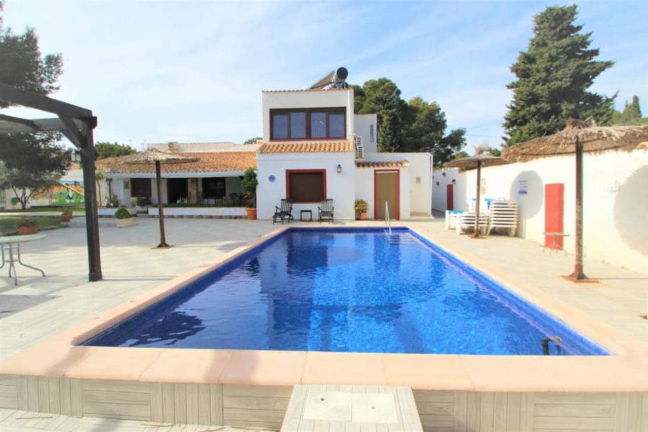 9 camera da letto Villa in vendita in Cabo Roig con piscina - 674.000 € (Rif: 7612397)