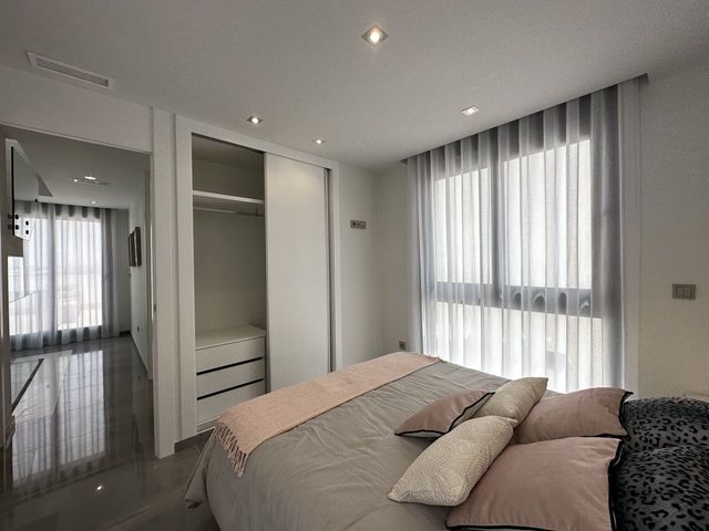 3 slaapkamer Villa te koop in El Molino, Torrevieja met zwembad garage - € 525.000 (Ref: 7662598)
