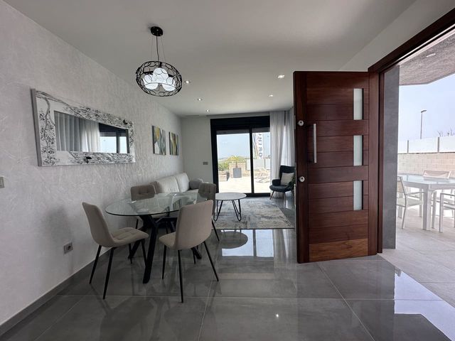 3 slaapkamer Villa te koop in El Molino, Torrevieja met zwembad garage - € 525.000 (Ref: 7662598)