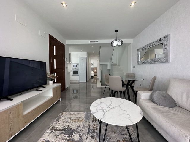3 slaapkamer Villa te koop in El Molino, Torrevieja met zwembad garage - € 525.000 (Ref: 7662598)