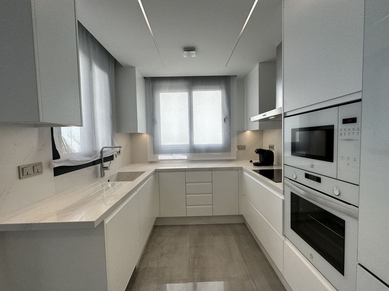 3 slaapkamer Villa te koop in Torrevieja met zwembad garage - € 525.000 (Ref: 7662598)