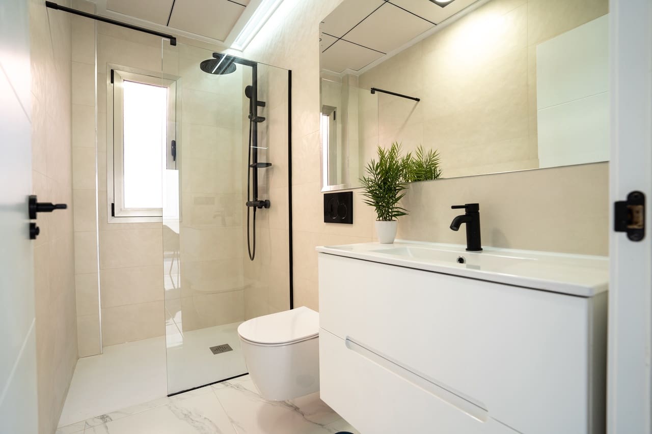 4 sovrum Villa till salu i Villamartin med pool garage - 450 000 € (Ref: 7716565)