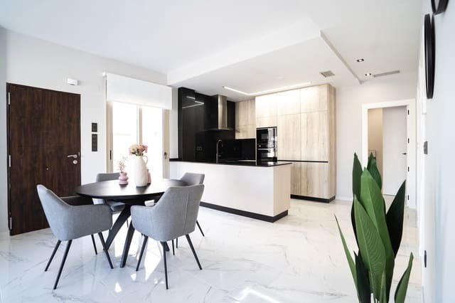 4 sovrum Villa till salu i Villamartin, Orihuela med pool garage - 450 000 € (Ref: 7716565)