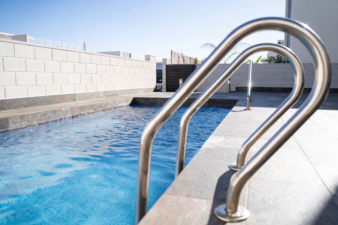 4 sovrum Villa till salu i Villamartin med pool garage - 450 000 € (Ref: 7716565)