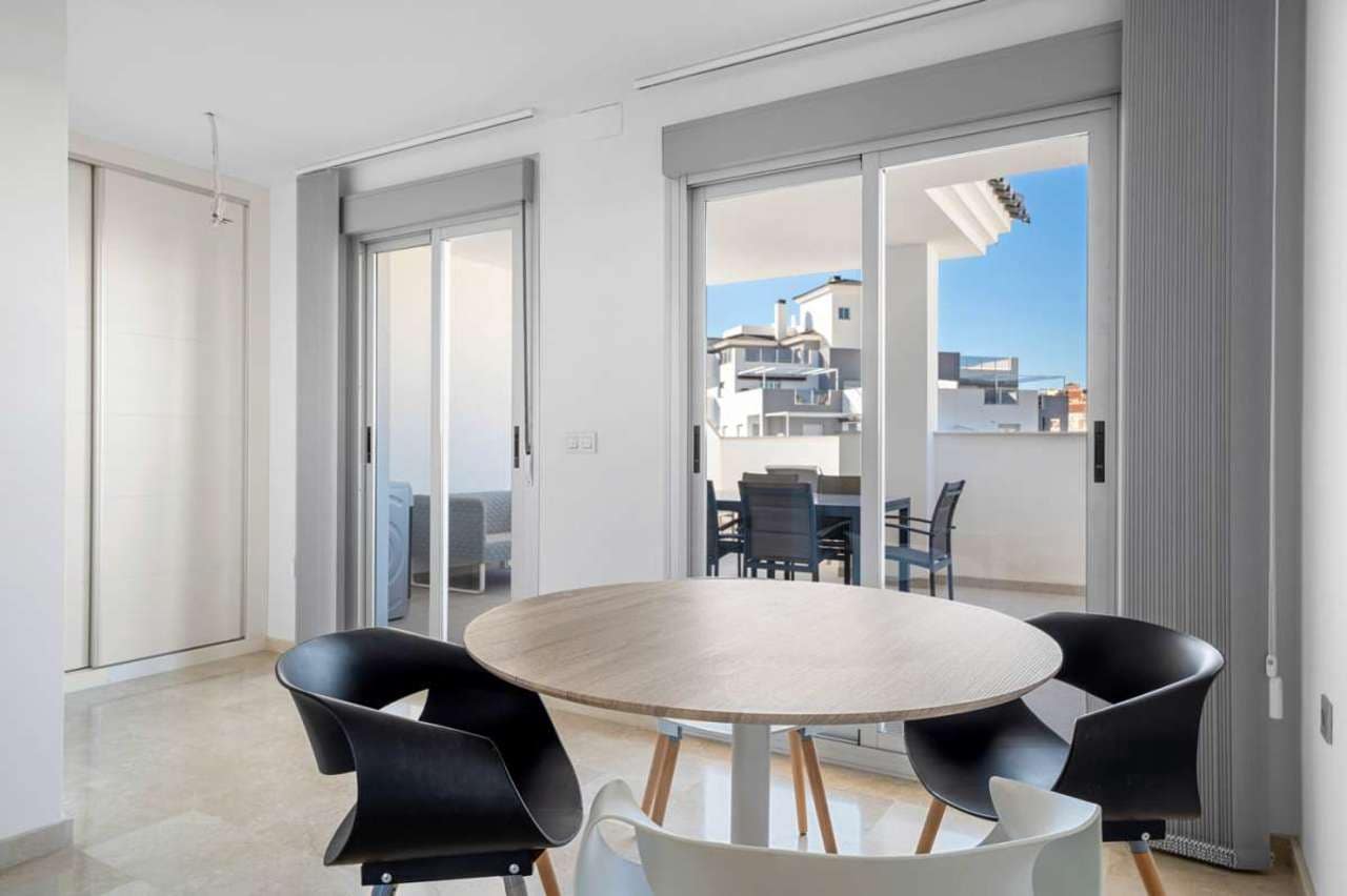 3 chambre Appartement à vendre à Villamartin avec piscine - 244 900 € (Ref: 7937207)