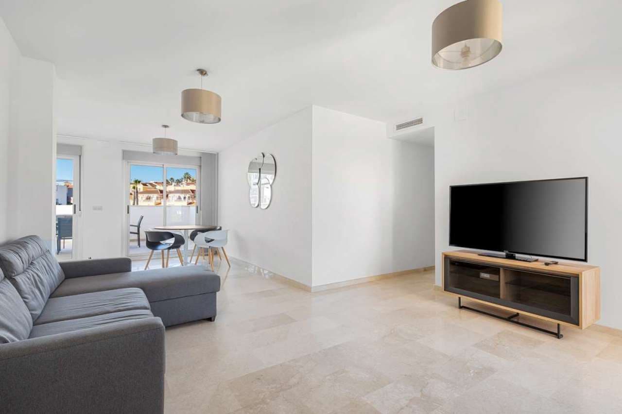 3 chambre Appartement à vendre à Villamartin avec piscine - 244 900 € (Ref: 7937207)