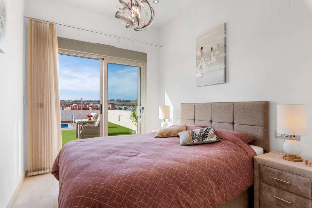 3 camera da letto Villa in vendita in Villamartin con piscina - 465.000 € (Rif: 7980212)