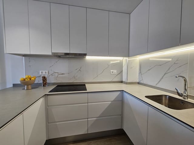 2 slaapkamer Appartement te koop in Los Altos met zwembad garage - € 250.000 (Ref: 8016371)