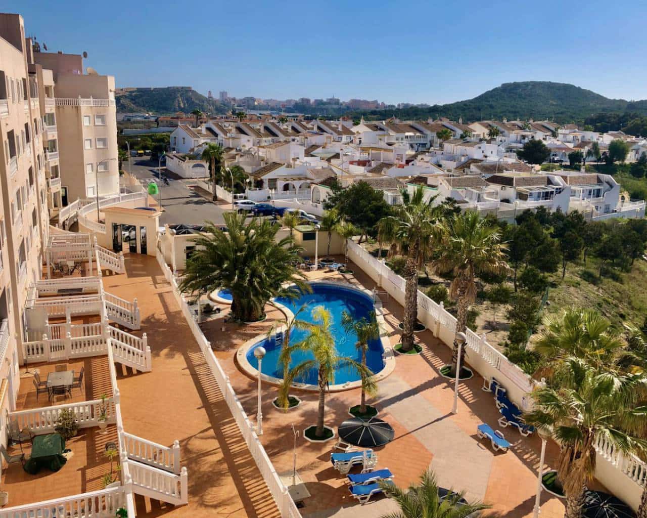 4 makuuhuone Huoneisto myytävänä paikassa Guardamar del Segura mukana uima-altaan - 190 000 € (Ref: 8034763)