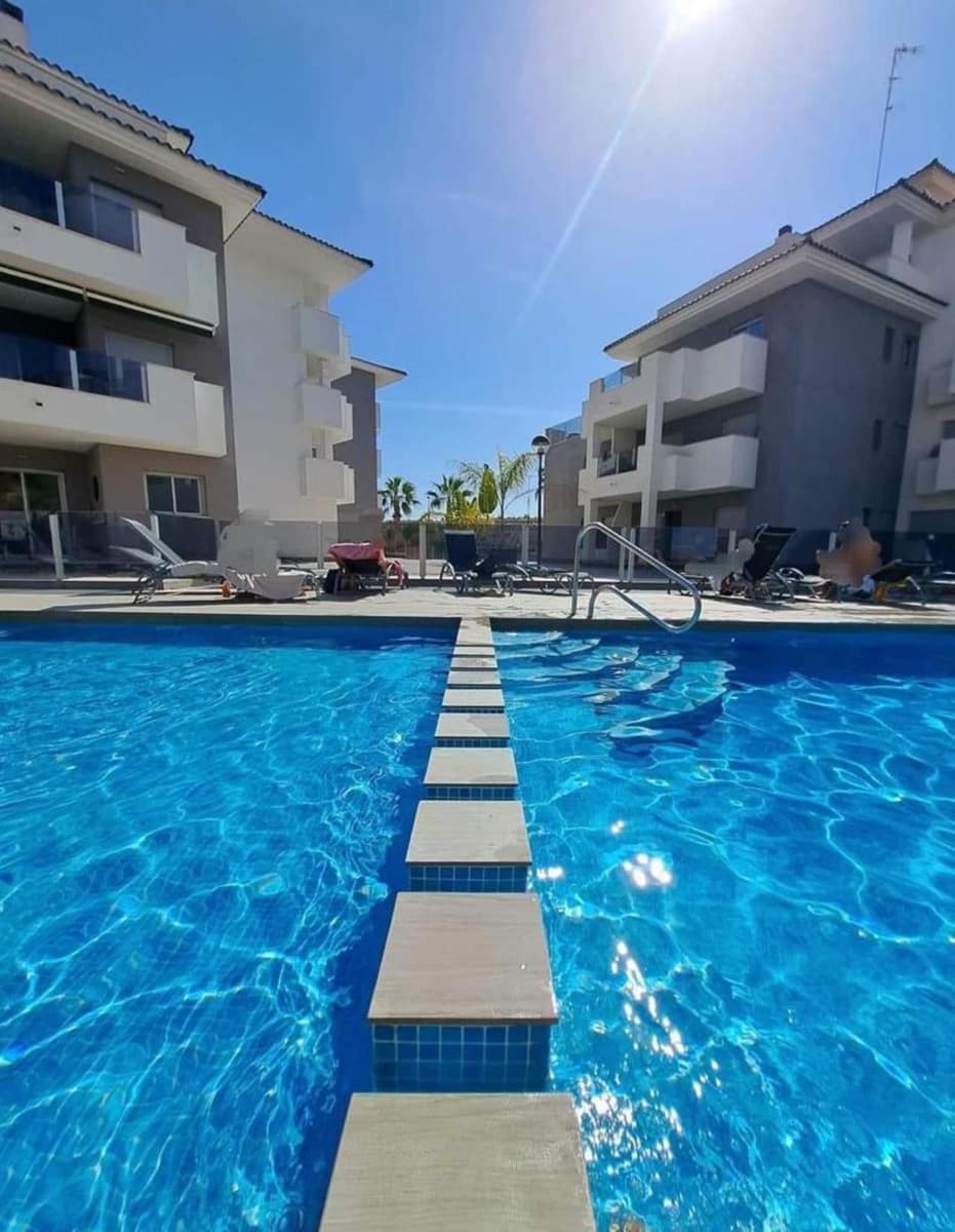 3 quarto Apartamento para venda em Villamartin com piscina - 309 950 € (Ref: 8045953)