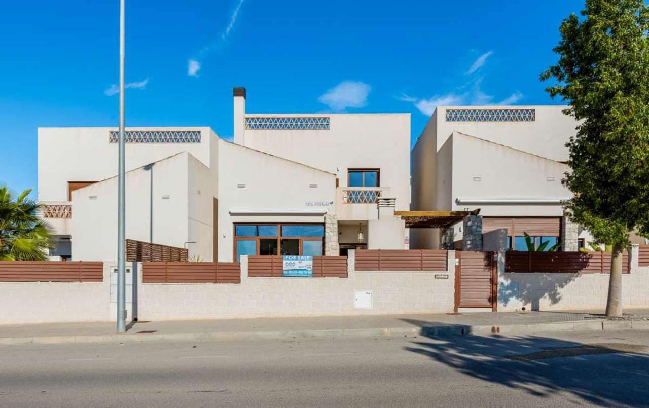 3 soverom Villa til salgs i Benijofar med svømmebasseng - € 355 900 (Ref: 8049512)