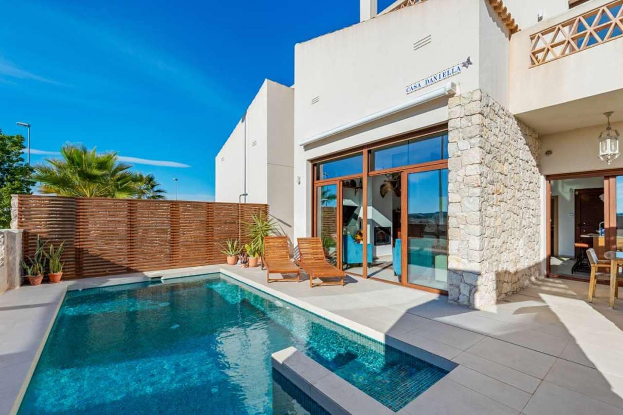 3 soverom Villa til salgs i Benijofar med svømmebasseng - € 355 900 (Ref: 8049512)