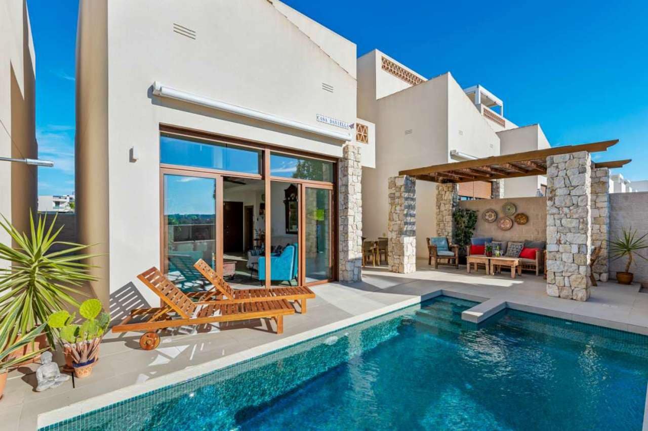 3 soverom Villa til salgs i Benijofar med svømmebasseng - € 355 900 (Ref: 8049512)