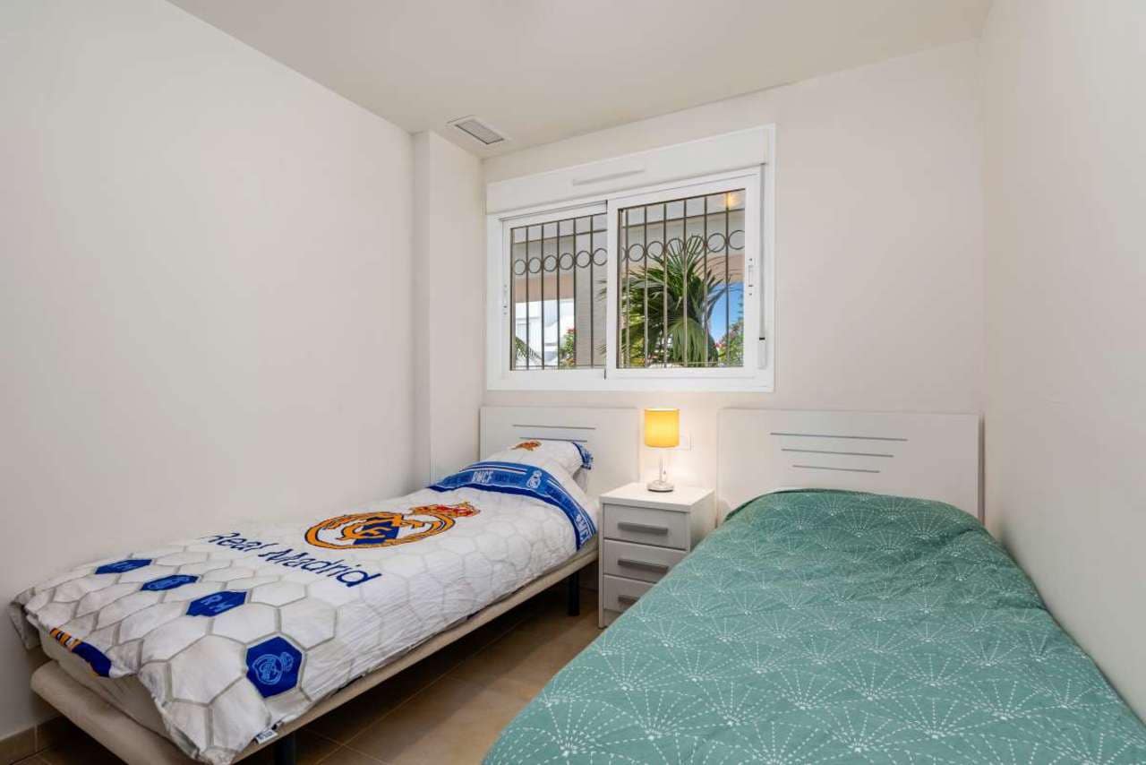 2 makuuhuone Huoneisto myytävänä paikassa Villamartin mukana uima-altaan - 177 000 € (Ref: 8102041)