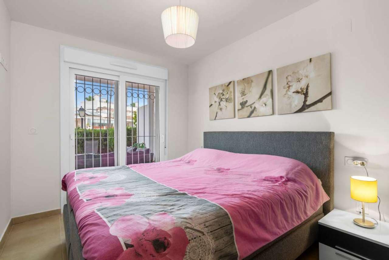 2 makuuhuone Huoneisto myytävänä paikassa Villamartin mukana uima-altaan - 177 000 € (Ref: 8102041)