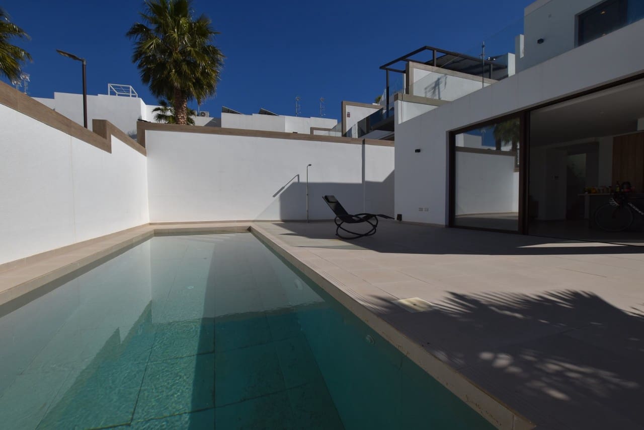 3 slaapkamer Villa te koop in Benijofar met zwembad - € 440.000 (Ref: 8132783)