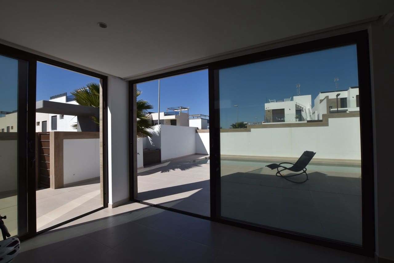 3 slaapkamer Villa te koop in Benijofar met zwembad - € 440.000 (Ref: 8132783)