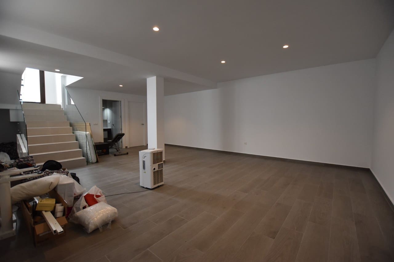 3 slaapkamer Villa te koop in Benijofar met zwembad - € 440.000 (Ref: 8132783)