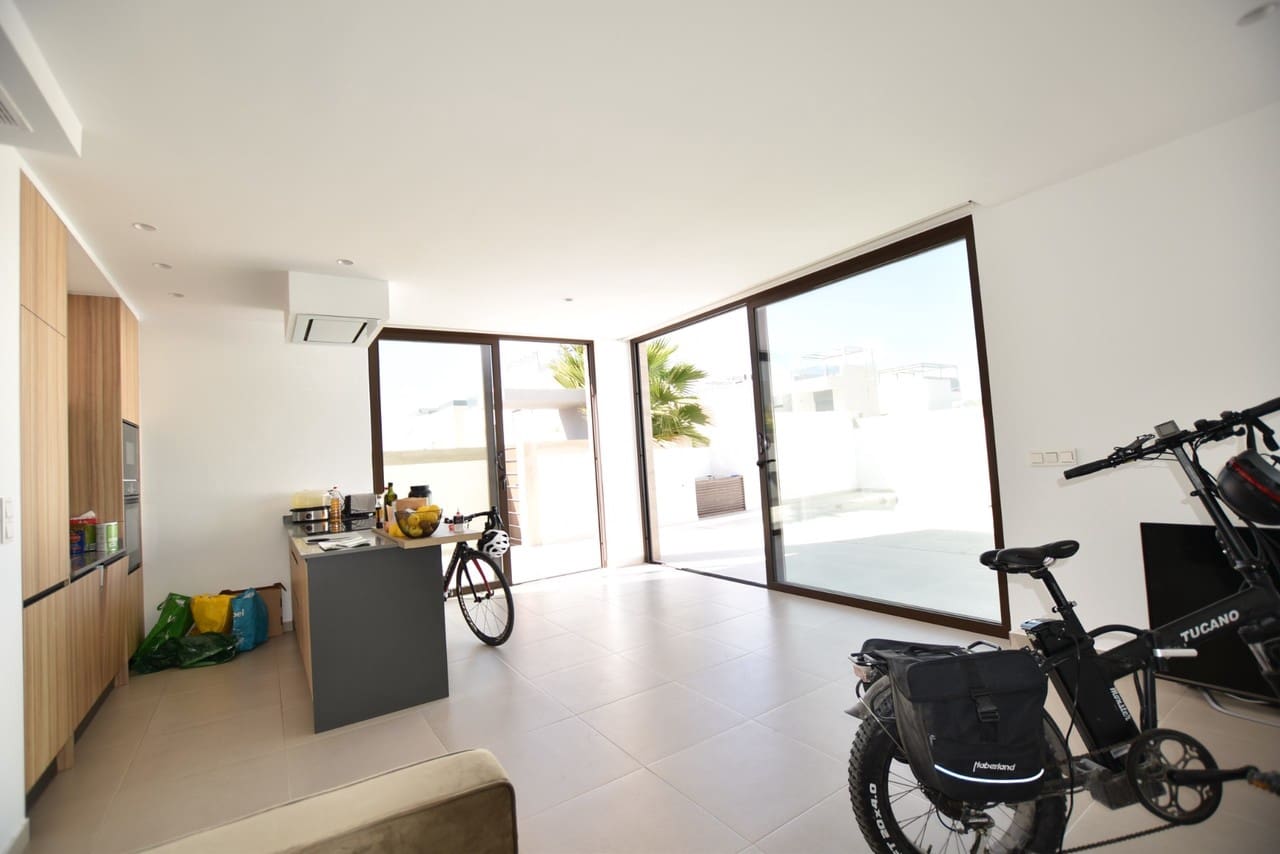 3 slaapkamer Villa te koop in Benijofar met zwembad - € 440.000 (Ref: 8132783)