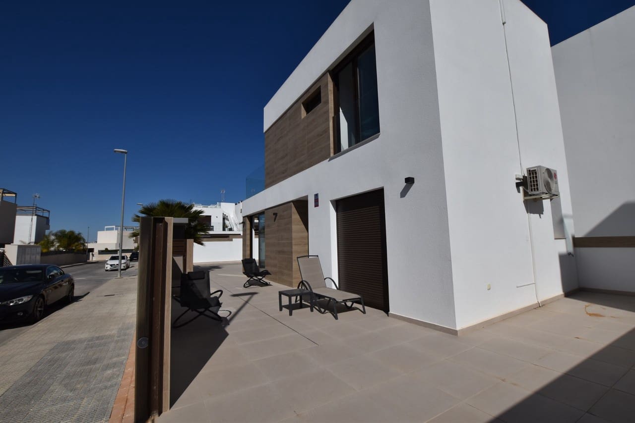 3 slaapkamer Villa te koop in Benijofar met zwembad - € 440.000 (Ref: 8132783)