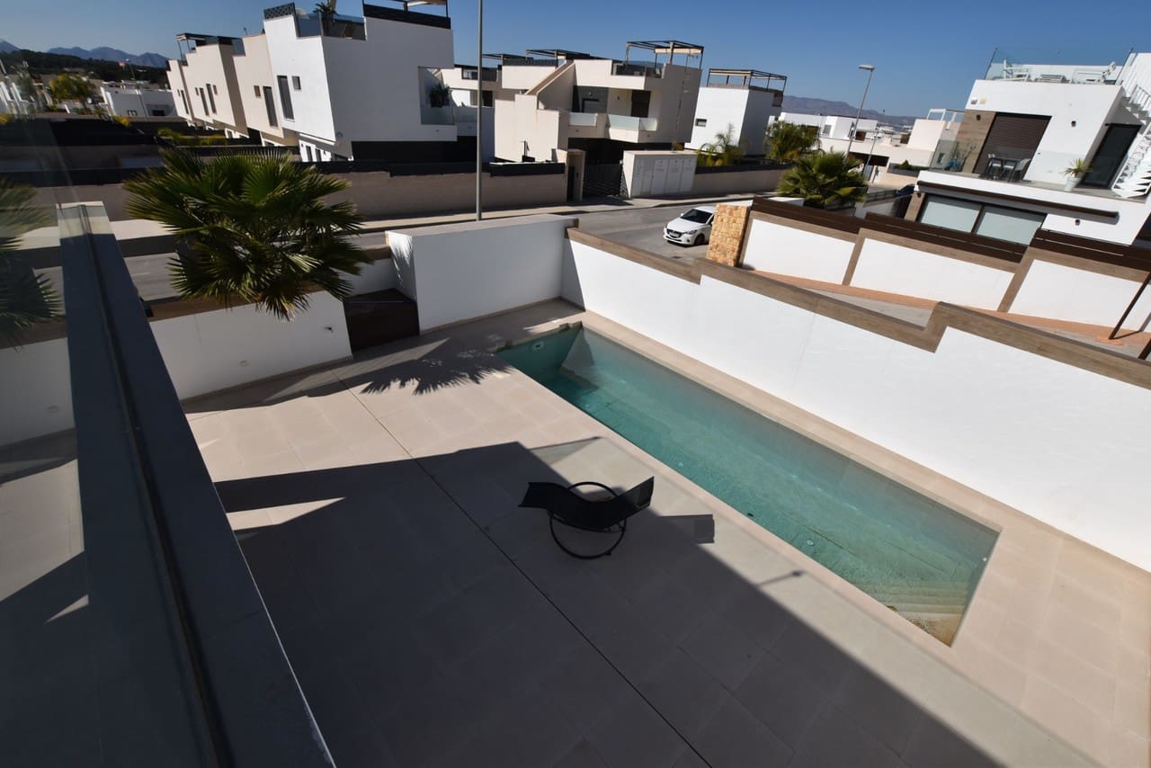 3 slaapkamer Villa te koop in Benijofar met zwembad - € 440.000 (Ref: 8132783)