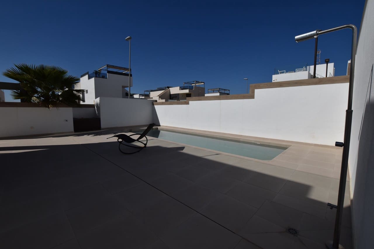 3 slaapkamer Villa te koop in Benijofar met zwembad - € 440.000 (Ref: 8132783)