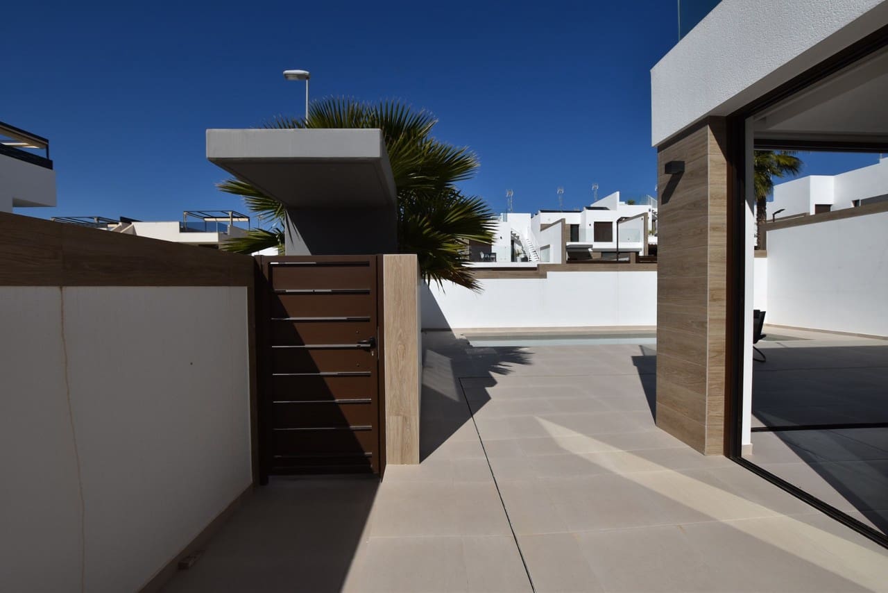 3 slaapkamer Villa te koop in Benijofar met zwembad - € 440.000 (Ref: 8132783)