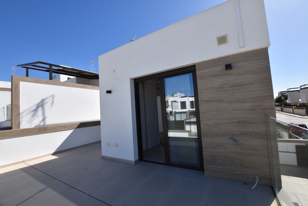 3 slaapkamer Villa te koop in Benijofar met zwembad - € 440.000 (Ref: 8132783)