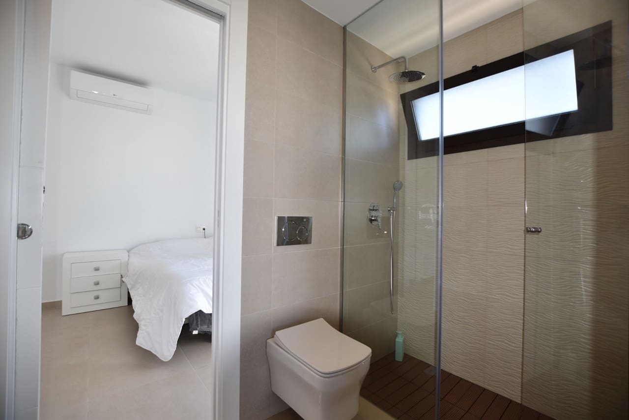 3 slaapkamer Villa te koop in Benijofar met zwembad - € 440.000 (Ref: 8132783)