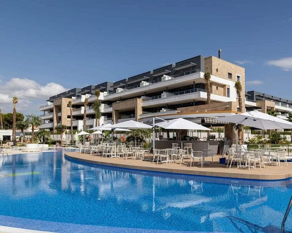2 Zimmer Apartment zu verkaufen in Playa Flamenca, Orihuela mit Pool Garage - 348.000 € (Ref: 8158931)