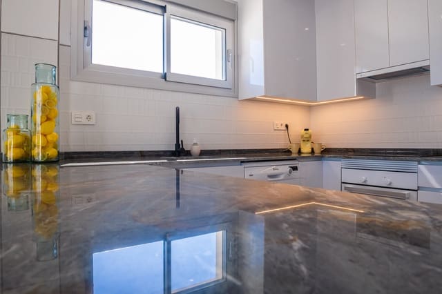 3 soveværelse Villa til salg i Centro, Los Alcázares med swimmingpool garage - € 439.000 (Ref: 8206237)