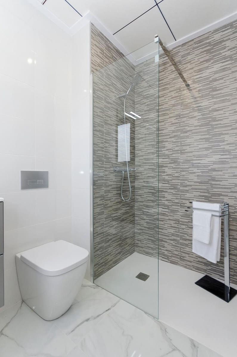 3 slaapkamer Villa te koop in Torrevieja met zwembad - € 424.000 (Ref: 8209042)