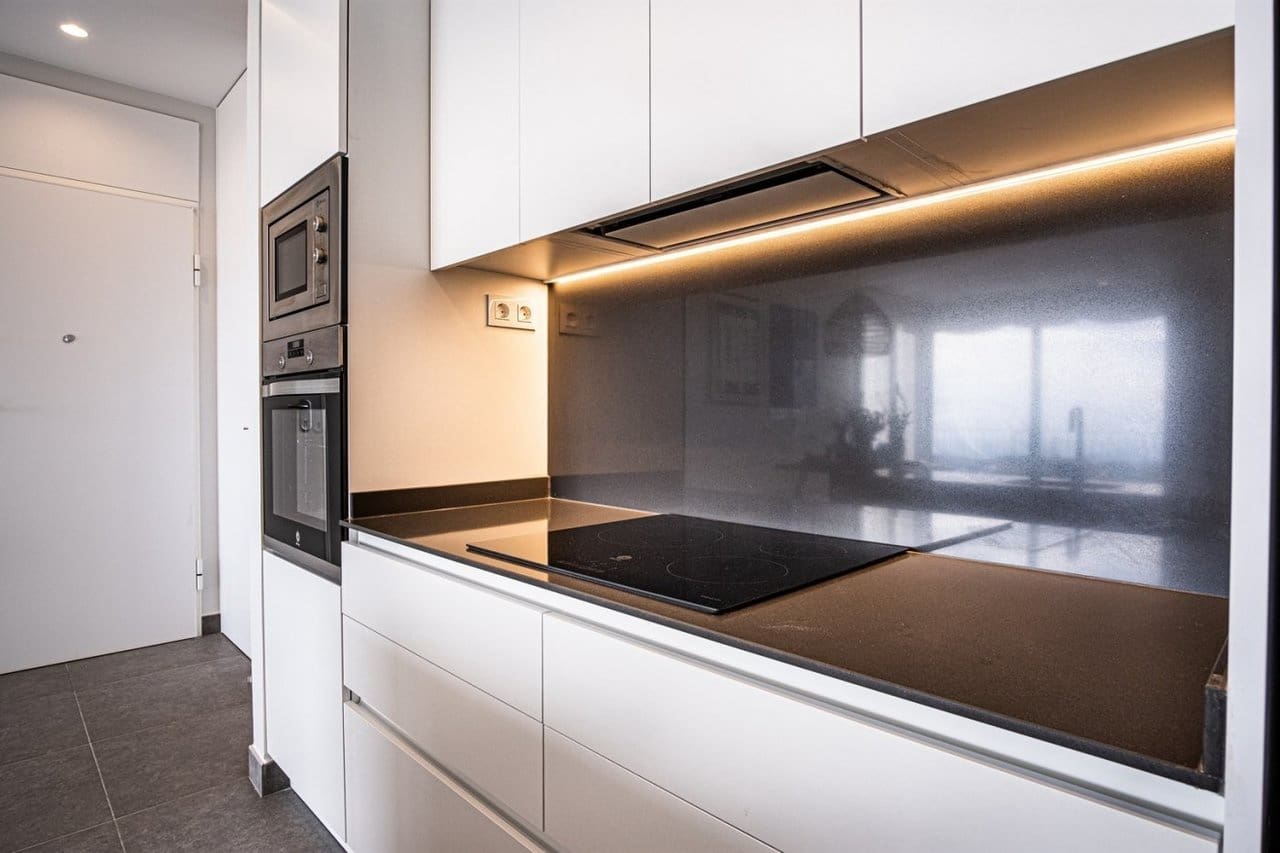 Chalet de 3 habitaciones en Polop en venta con piscina garaje - 470.000 € (Ref: 8220444)