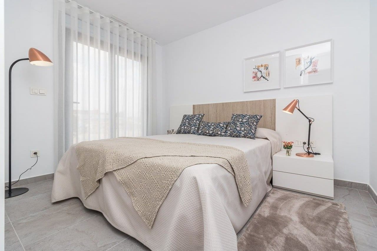 3 slaapkamer Bungalow te koop in Torrevieja met zwembad garage - € 350.000 (Ref: 8234443)