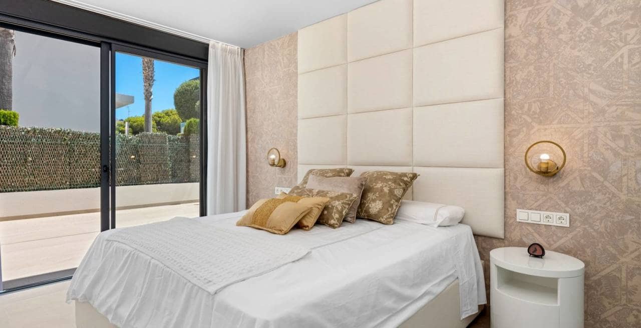 3 bedroom Villa for sale in Campoamor with pool - € 975,000 (Ref: 8299183)