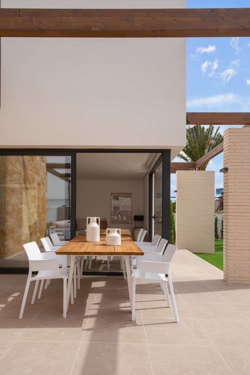 4 bedroom Villa for sale in Orihuela Costa with pool garage - € 1,390,000 (Ref: 8301327)