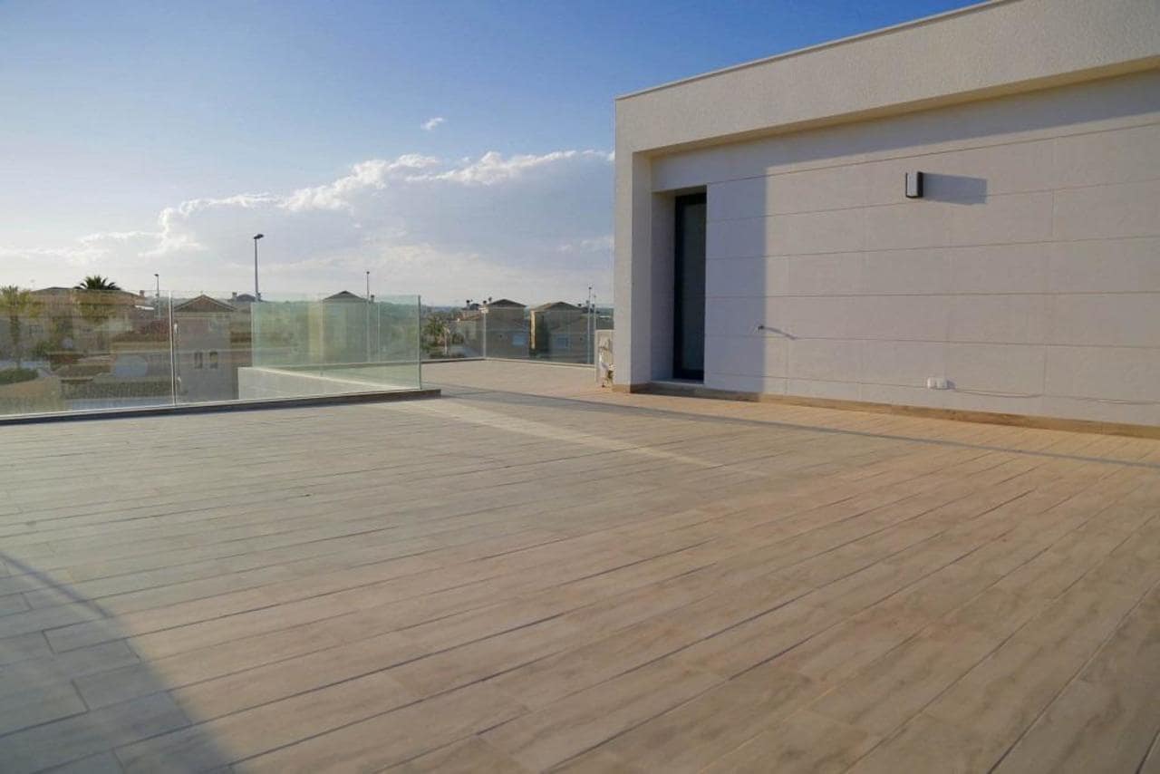 Chalet de 3 habitaciones en Orihuela Costa en venta con piscina - 995.000 € (Ref: 8301328)