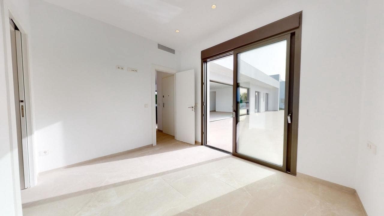 3 sovrum Villa till salu i Los Alcazares med pool - 739 900 € (Ref: 8327615)