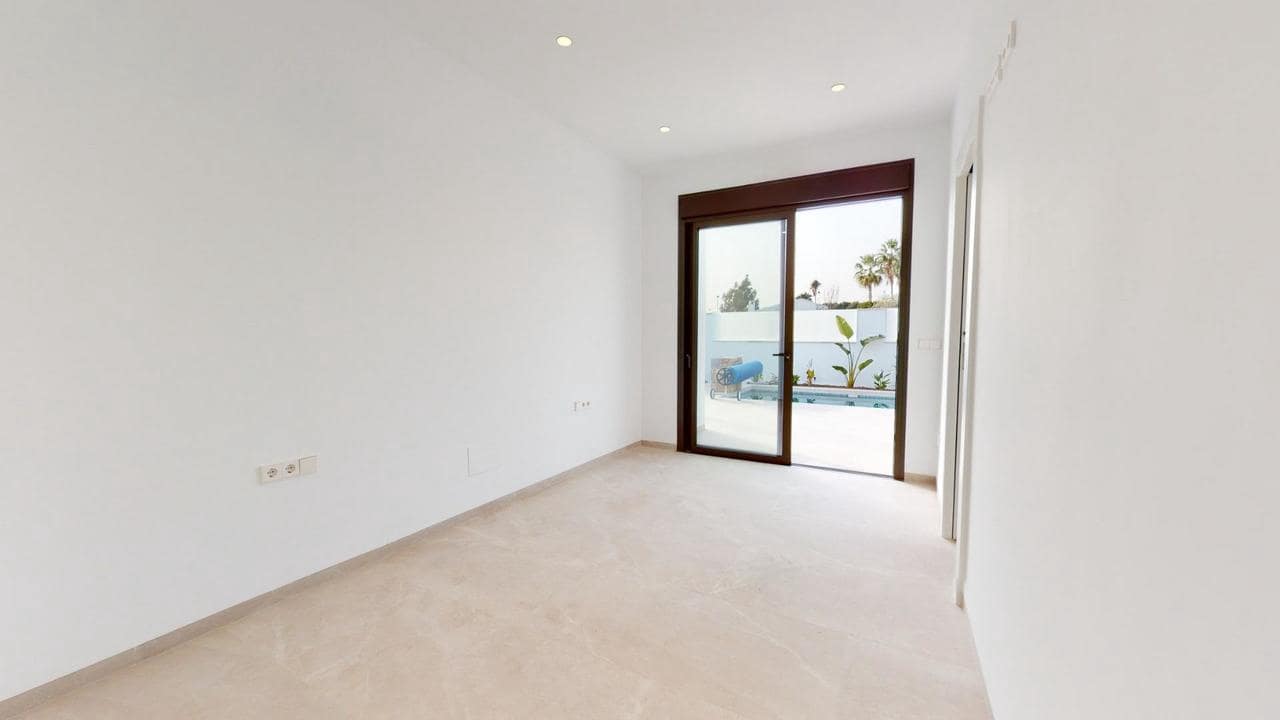3 sovrum Villa till salu i Los Alcazares med pool - 739 900 € (Ref: 8327615)