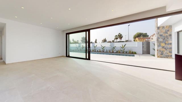 Chalet de 3 habitaciones en Centro, Los Alcázares en venta con piscina - 739.900 € (Ref: 8327615)