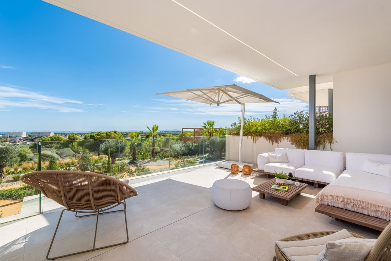 Apartamento de 2 habitaciones en Las Colinas Golf en venta - 415.000 € (Ref: 8329215)