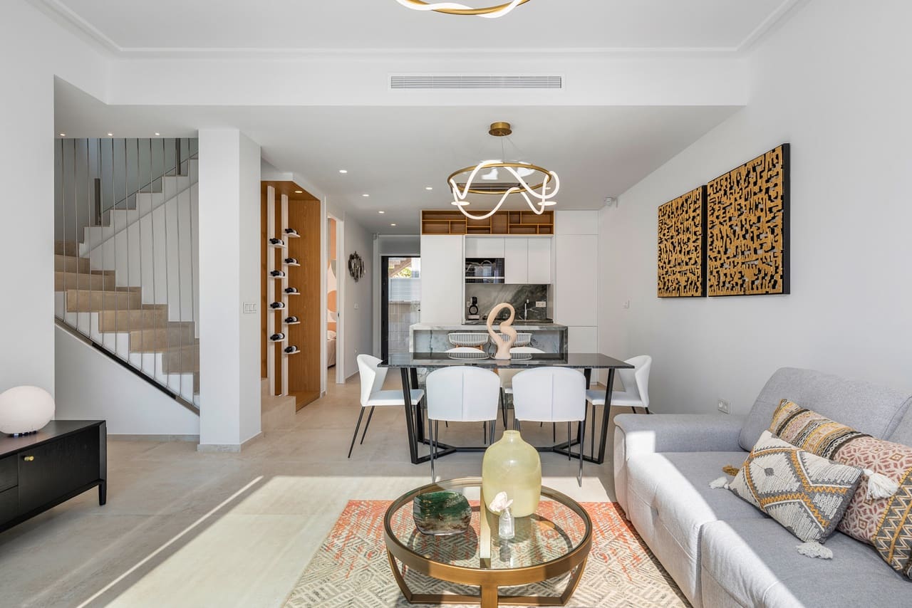 3 soveværelse Villa til salg i Cabo Roig med swimmingpool - € 479.999 (Ref: 8332373)