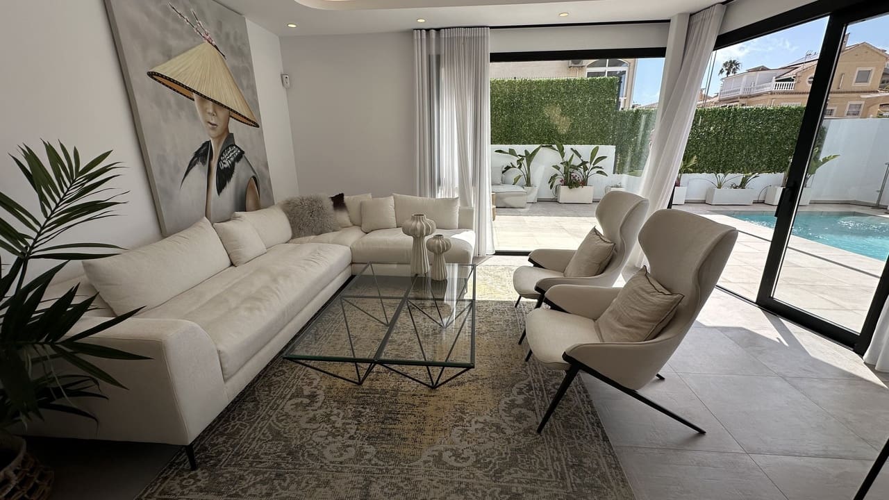 3 soveværelse Villa til salg i Los Altos med swimmingpool garage - € 489.000 (Ref: 8335646)