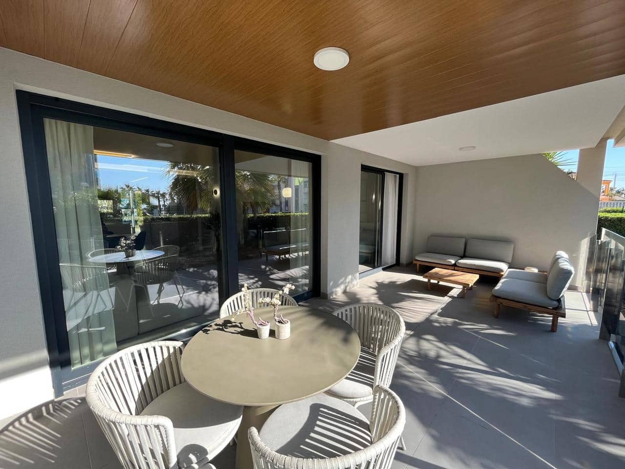 2 bedroom Apartment for sale in Punta Prima with pool garage - € 324,000 (Ref: 8341863)